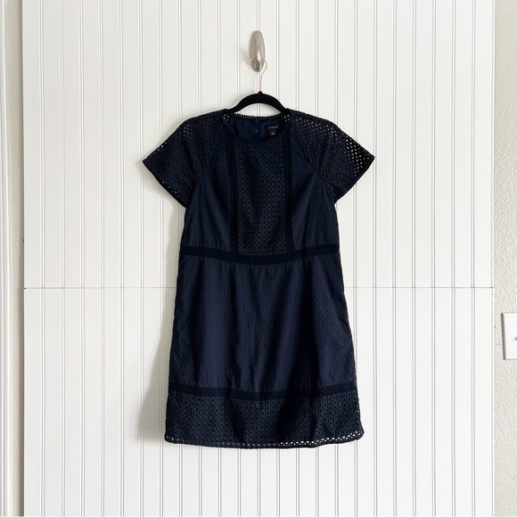 Ann Taylor Size 0 Navy Blue Mixed Eyelet Shift Dress - Picture 1 of 5